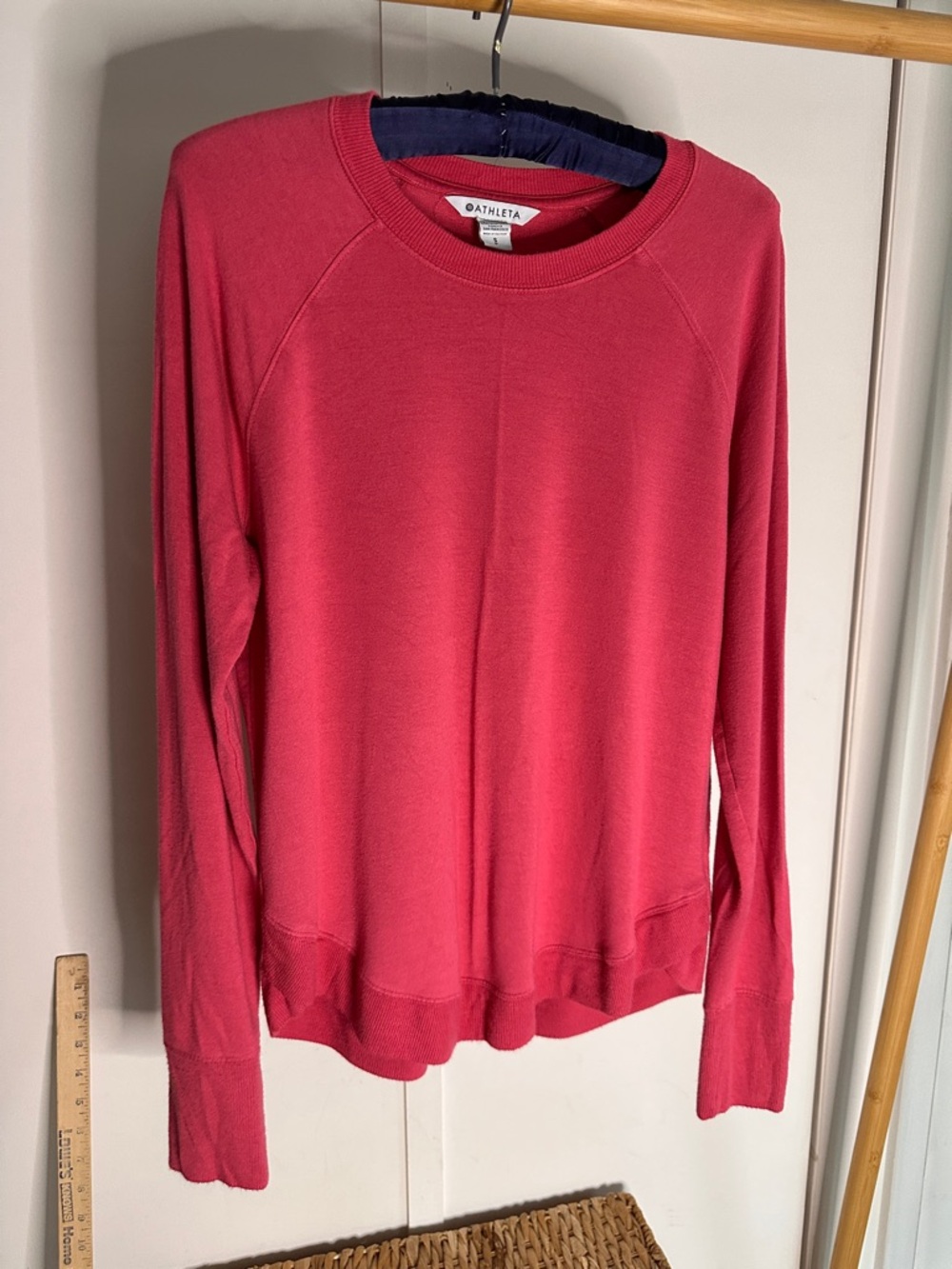Athleta Coral-Pink Lightweight Crewneck Pullover size‎ small